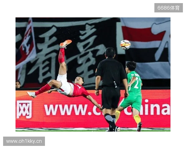 完美融入！廷伯：埃泽上演帽子戏法不是巧合，他很努力性格也很好